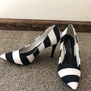 Striped pumps